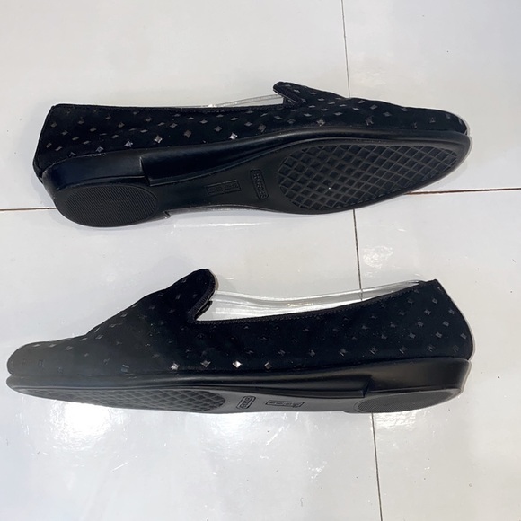 Aerosoles black fabric loafers with gunmetal studs. Padded. Traction soles. 8.5 - Picture 3 of 9